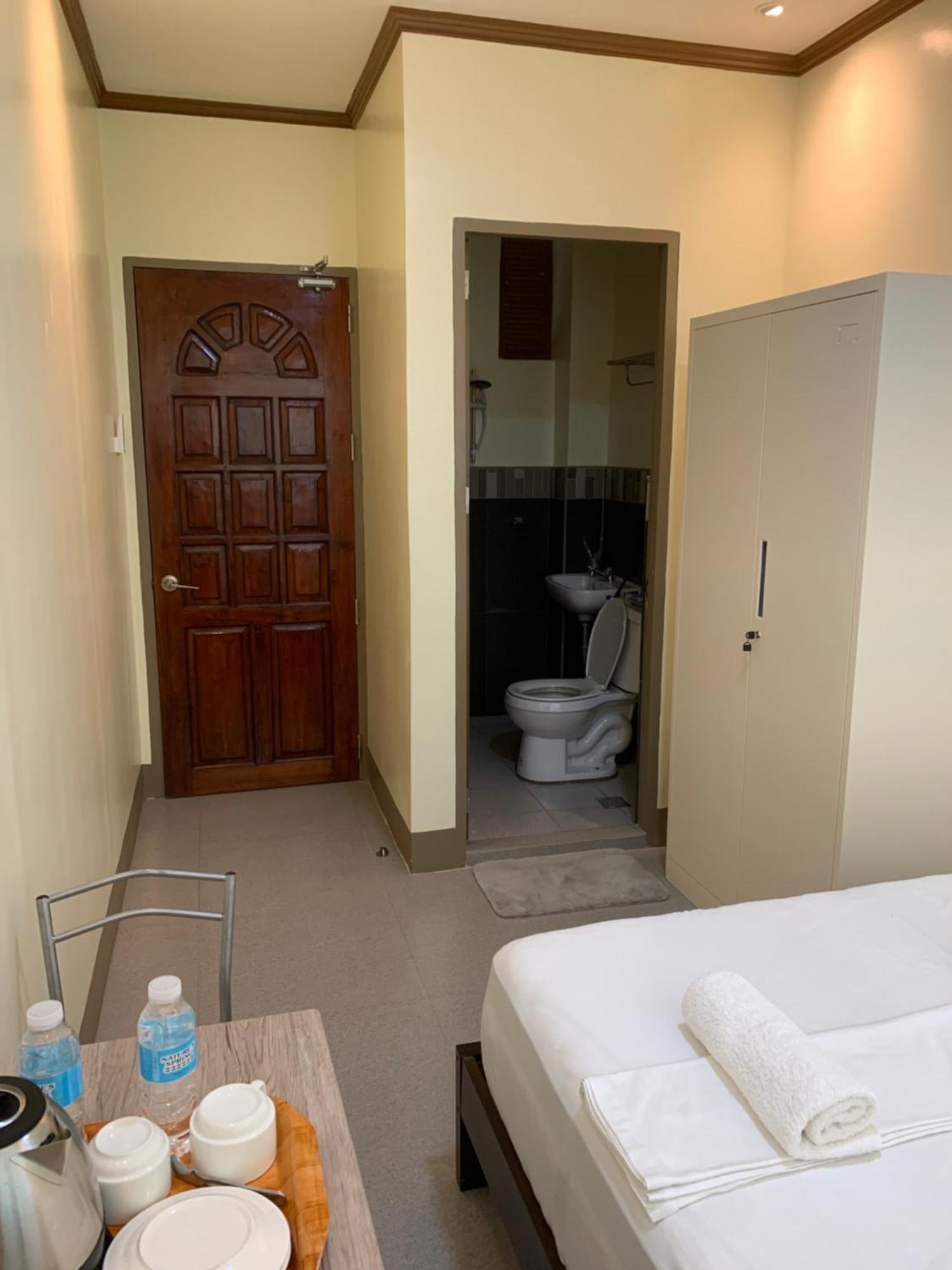 Zl Travelers Inn Batuan Luaran gambar
