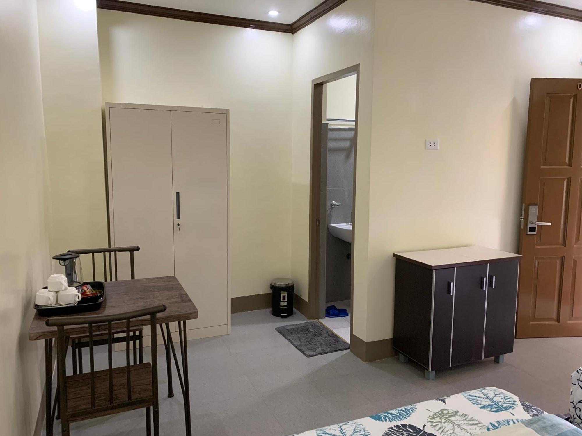 Zl Travelers Inn Batuan Luaran gambar