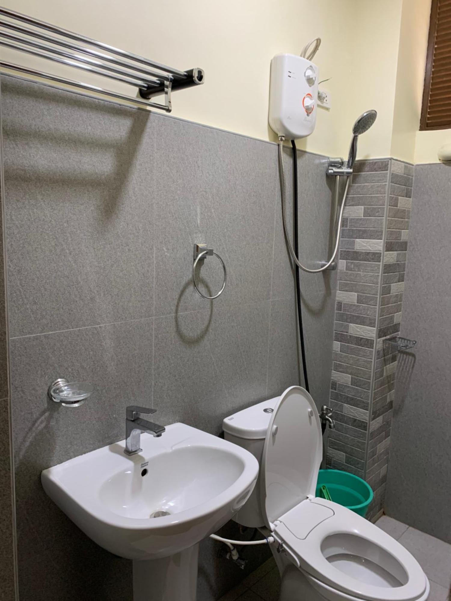 Zl Travelers Inn Batuan Luaran gambar