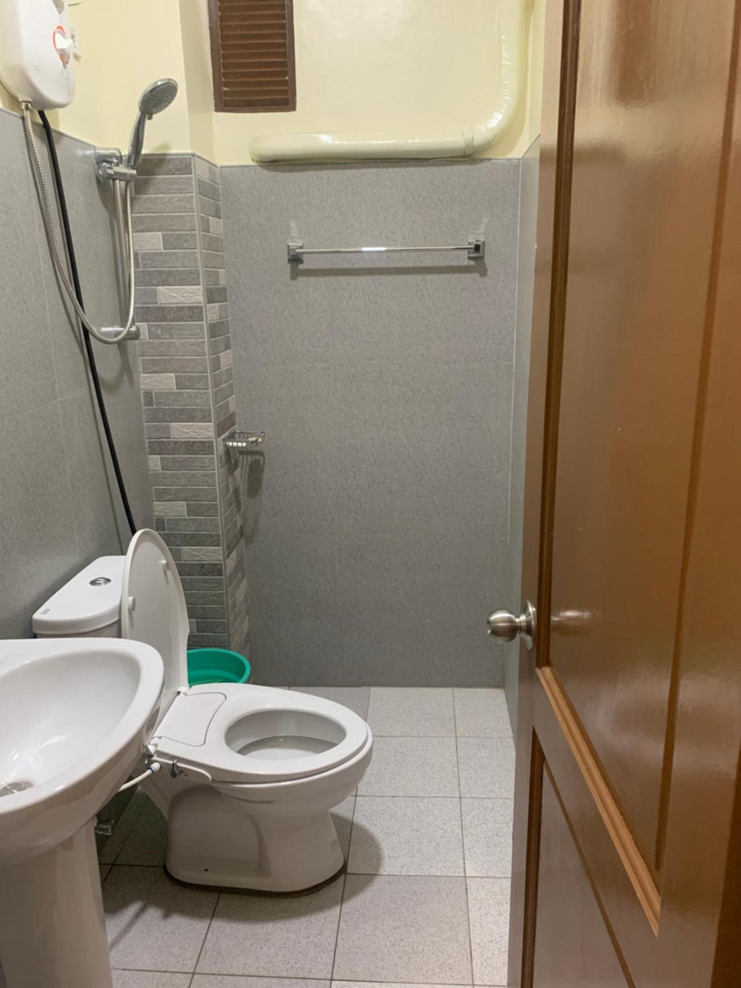 Zl Travelers Inn Batuan Luaran gambar