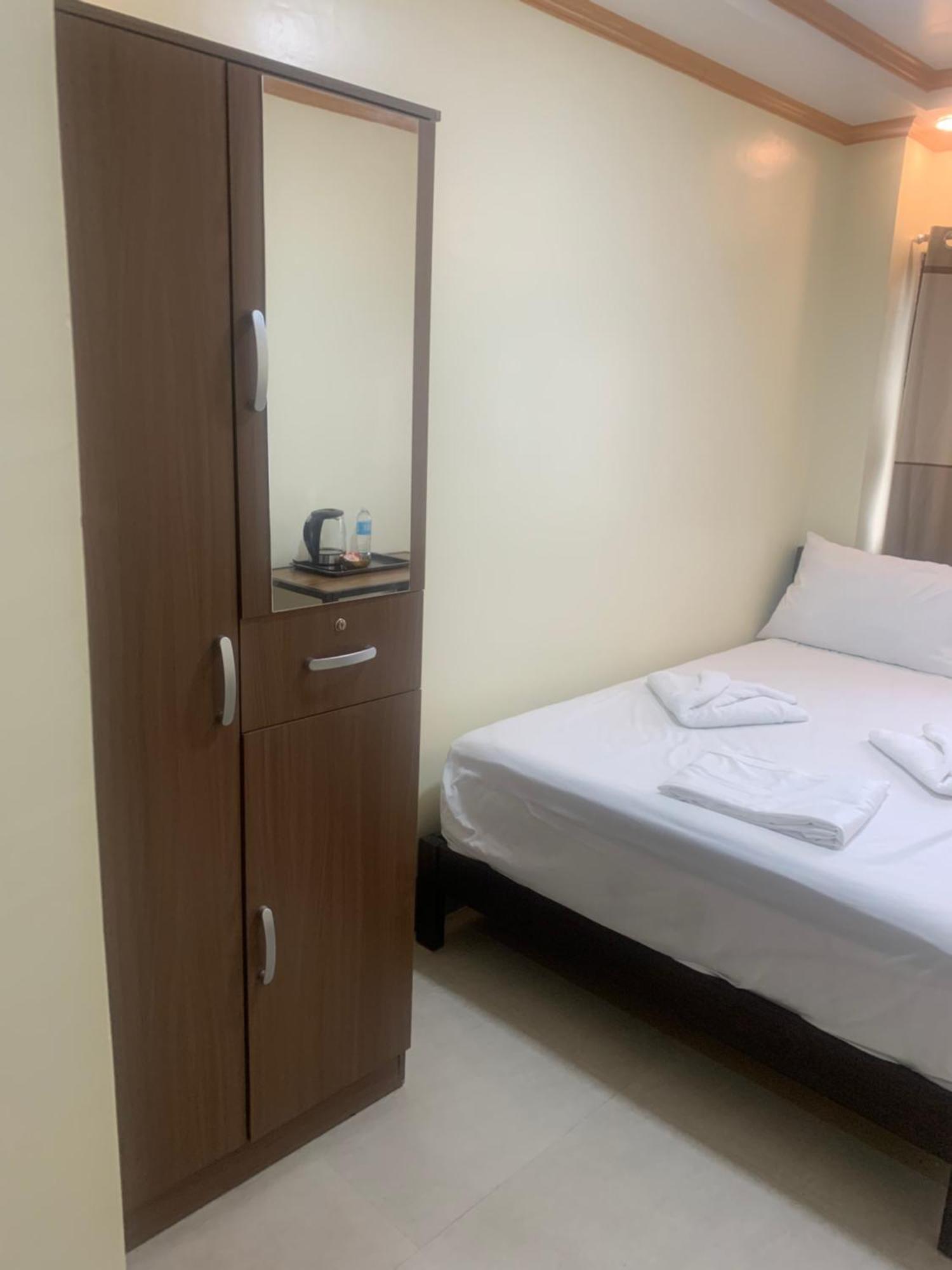 Zl Travelers Inn Batuan Luaran gambar